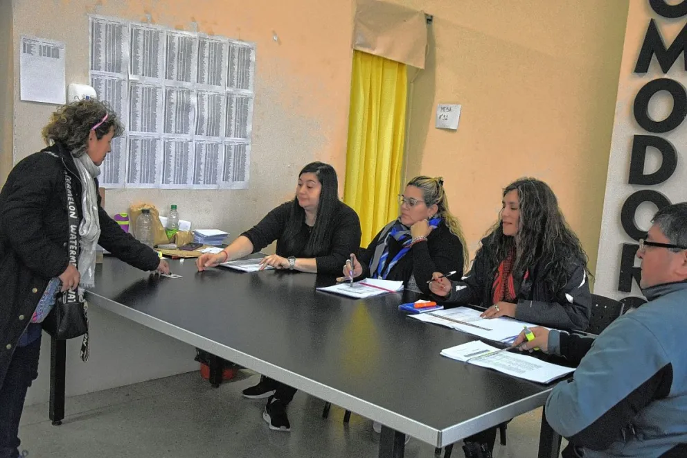 Elecciones de ATE: hubo mesas que abrieron tarde y denunciaron falta de boletas