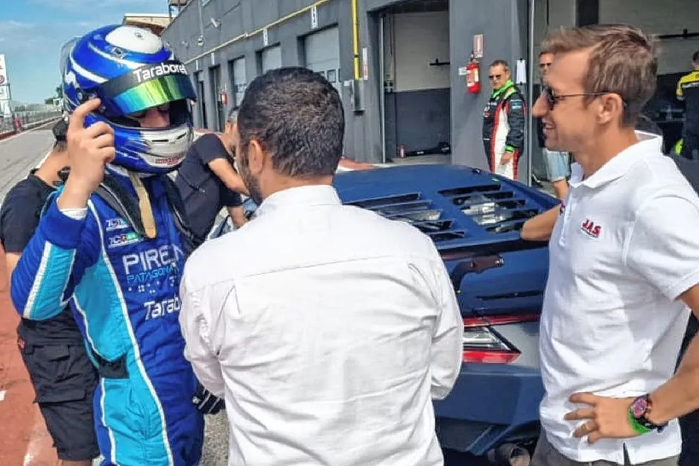 Ignacio Montenegro probó autos en la ciudad italiana de Cremona