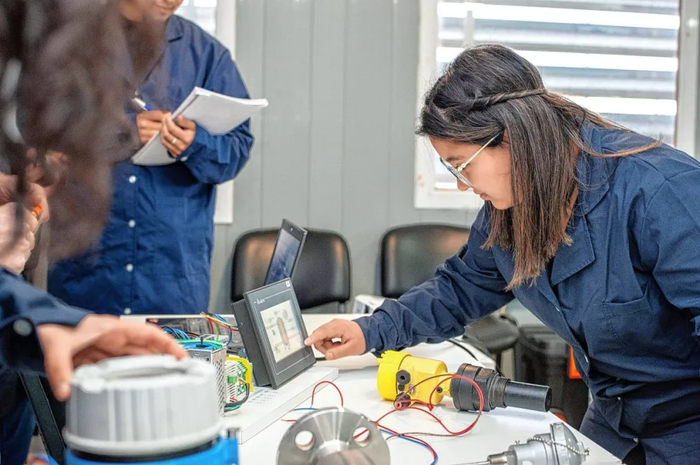 Empezó la inscripción para los cursos avanzados de Educación Técnico Profesional de Fundación YPF
