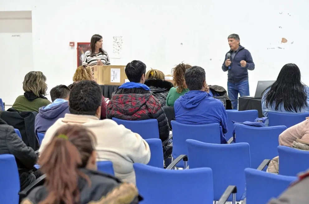 Se realizó ayer la capacitación para las autoridades de mesa de este domingo