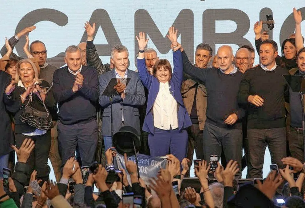 Con foto de unidad, Bullrich oficializó su triunfo en la interna de Juntos por el Cambio