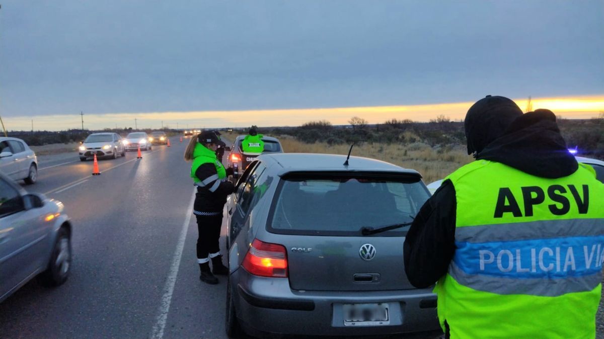 Seguridad Vial: casi dos mil vehículos controlados durante el fin de semana en Comodoro