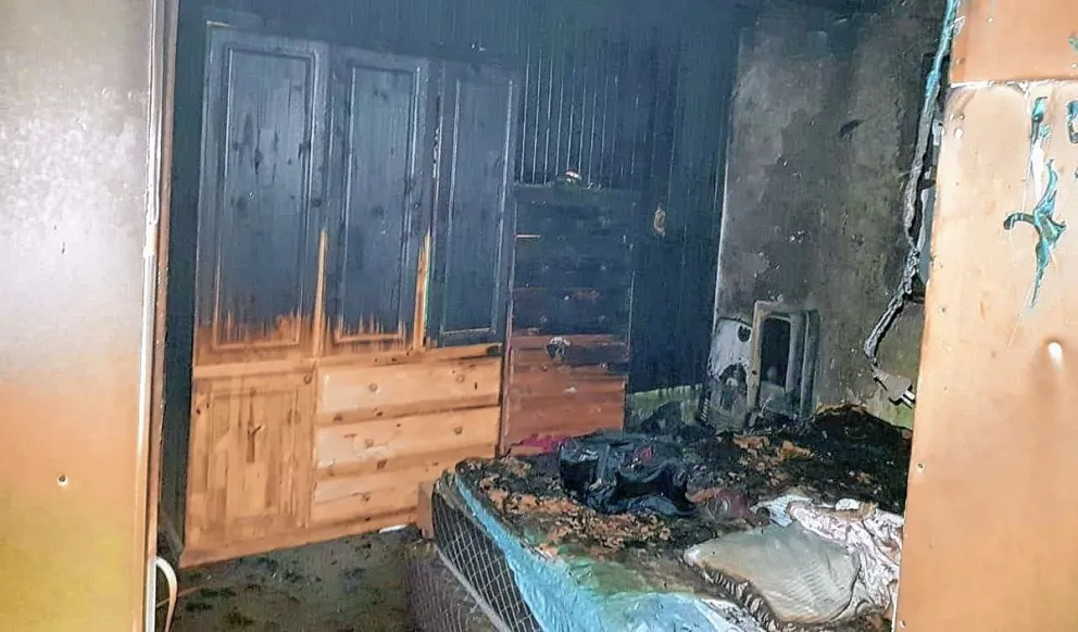 Una mujer se quedó con lo puesto tras sufrir un incendio en su casa en Caleta Olivia