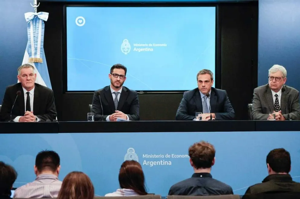 Economía anunció medidas para tratar de frenar las expectativas inflacionarias por la devaluación