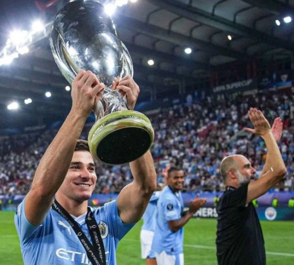 Julián Álvarez, de nuevo campeón, a los 23 años: alcanzó su título número 14