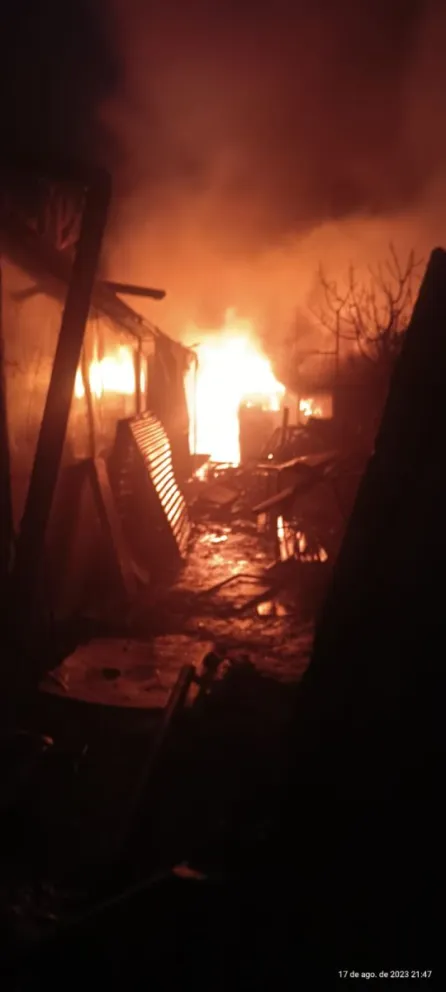 El hombre que resultó gravemente herido en un incendio continúa internado y piden dadores de sangre