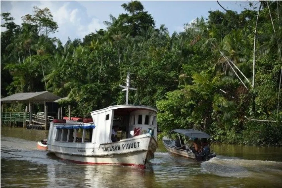 Brasil bloquea bienes de empresas y personas por deforestar selva amazónica