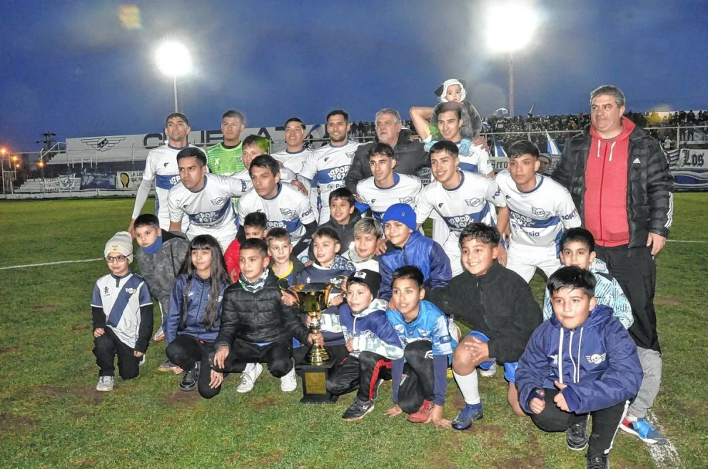 Newbery estrenó el título con un triunfo