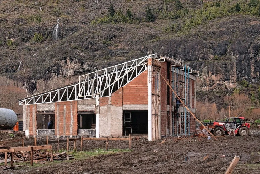 Con un 30% de avance de obra, el Gobierno del Chubut construye la Escuela Técnica N° 7727 de El Hoyo