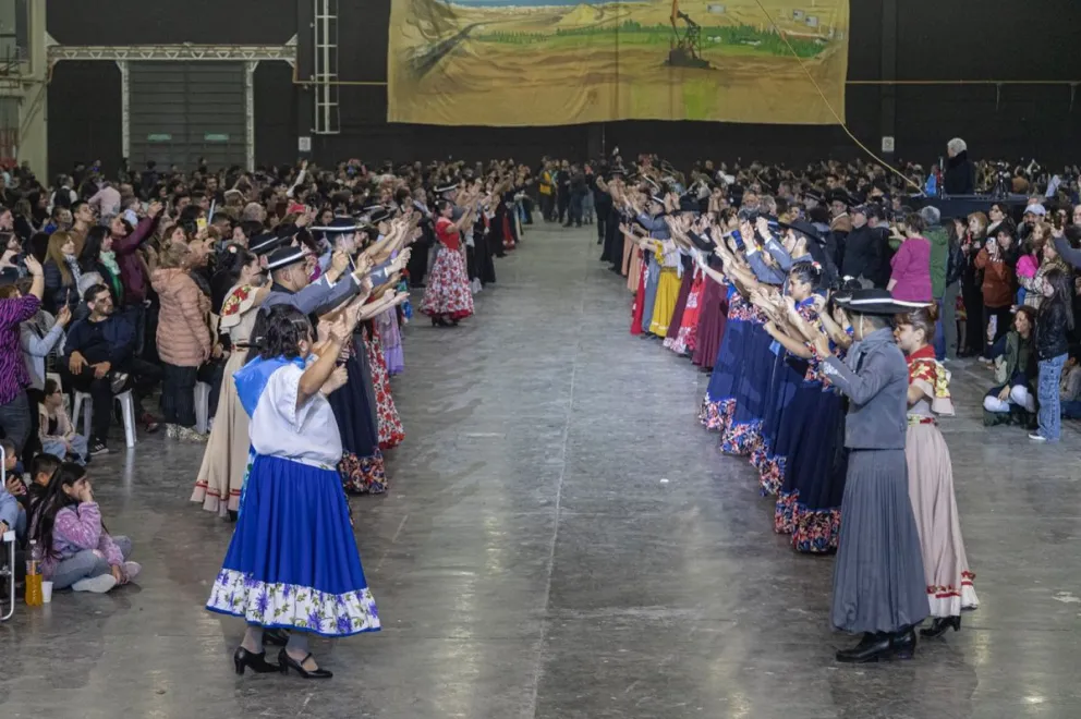 Se vivió una gran fiesta con el Día Mundial del Folclore en Comodoro