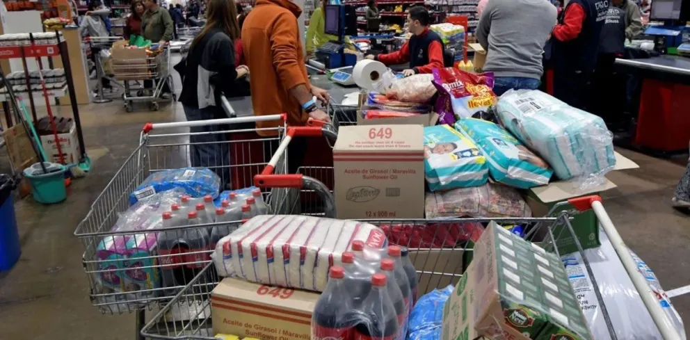 Brecha cambiaria: ¿cuánto favorece a los uruguayos que cruzan la frontera para hacer compras?