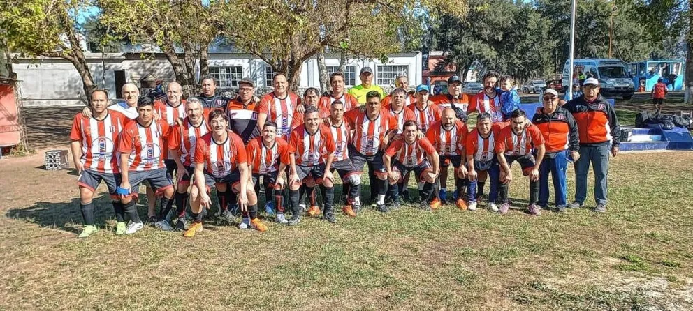 Ameghino terminó tercero en el Torneo Nacional de fútbol de Veteranos