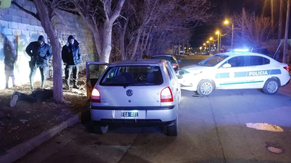 Lo identificaron y tenía un arma de fuego
