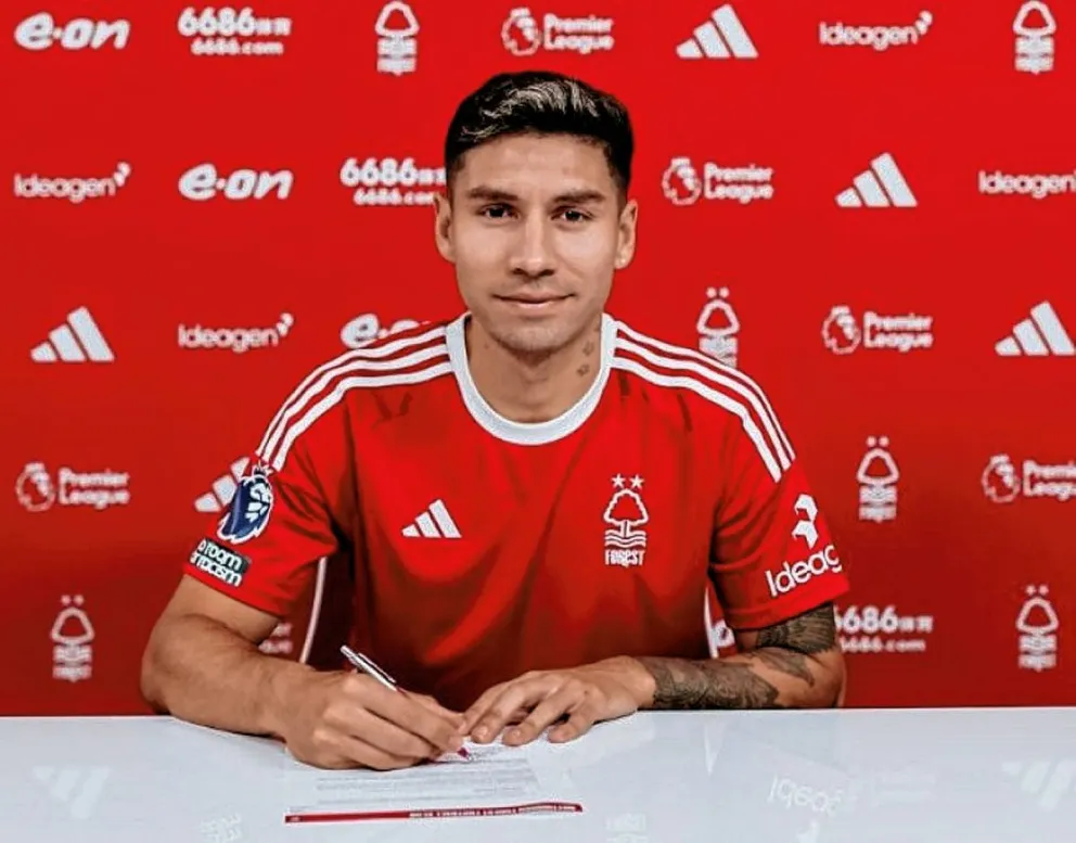 Gonzalo Montiel fue presentado como nuevo jugador del Nottingham Forest de Inglaterra