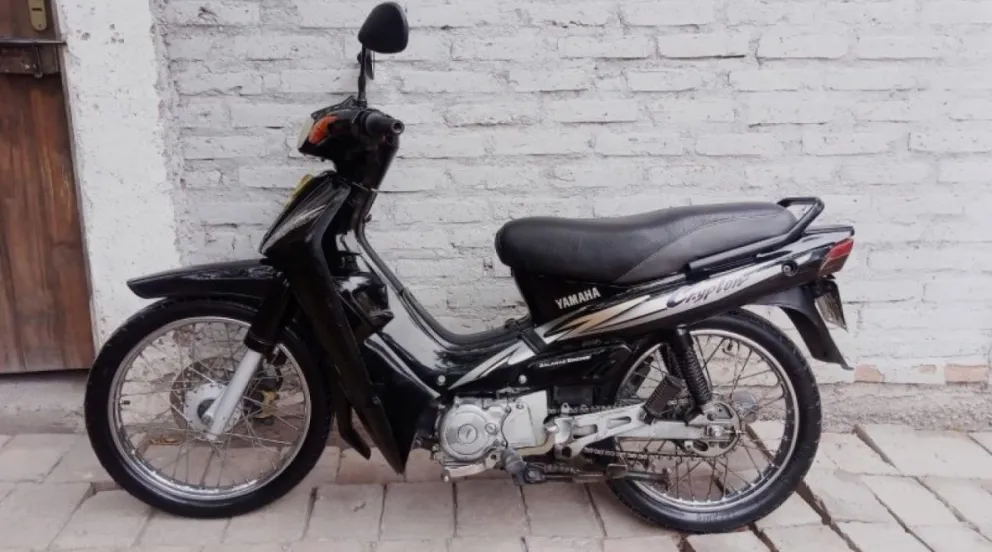 En atraco callejero en Trelew interceptan a un adolescente de 15 años y le roban la moto