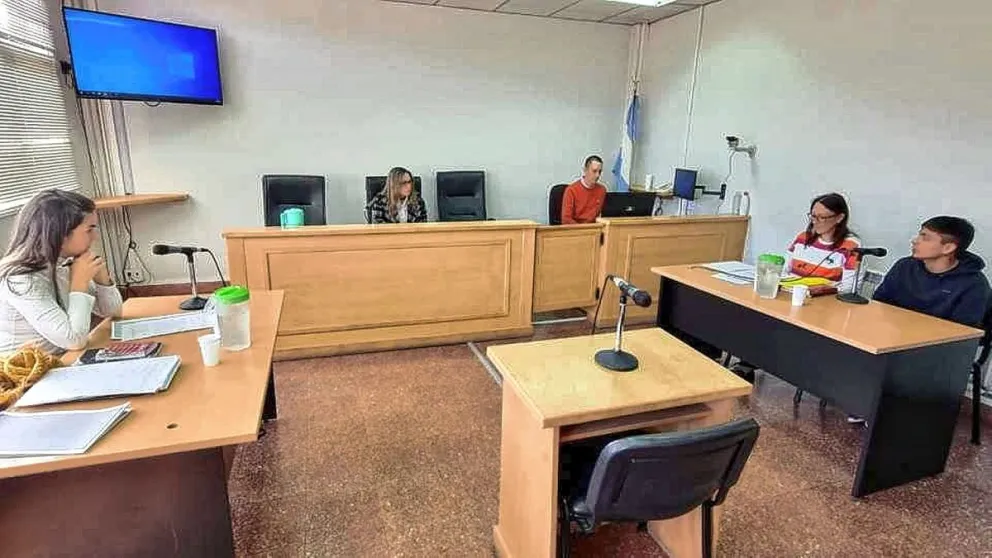 Esquel: Acuchilló a dos hombres en la madrugada, lo detuvieron y también debe responder por dos apuñalados anteriores