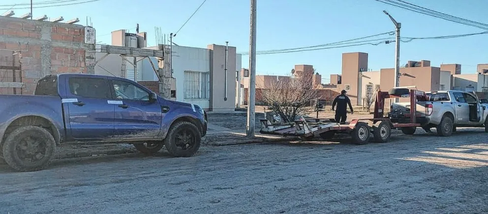 Le allanaron la casa a conocida “mechera” por un asalto, quedó presa con “domiciliaria” y le incautaron camioneta