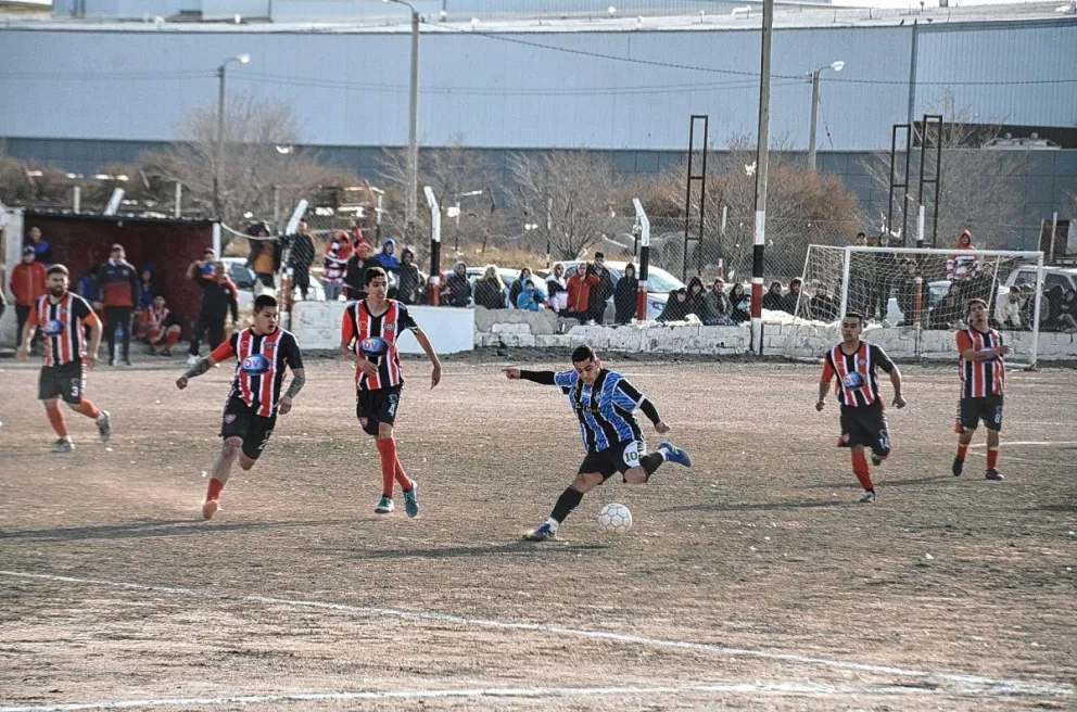 Saavedra sufrió, pero ganó un difícil partido