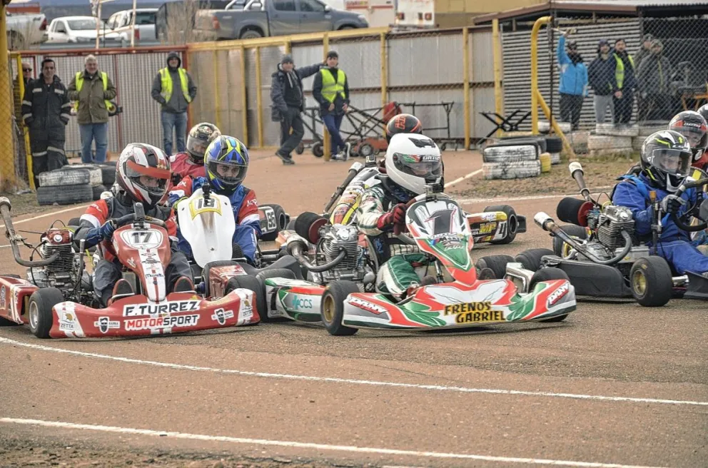 El karting despide el año con pilotos invitados
