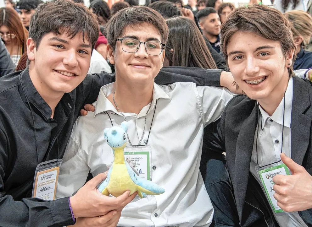 Más de 230 estudiantes de escuelas secundarias de Comodoro participaron de la sexta edición del Programa Uniendo Metas