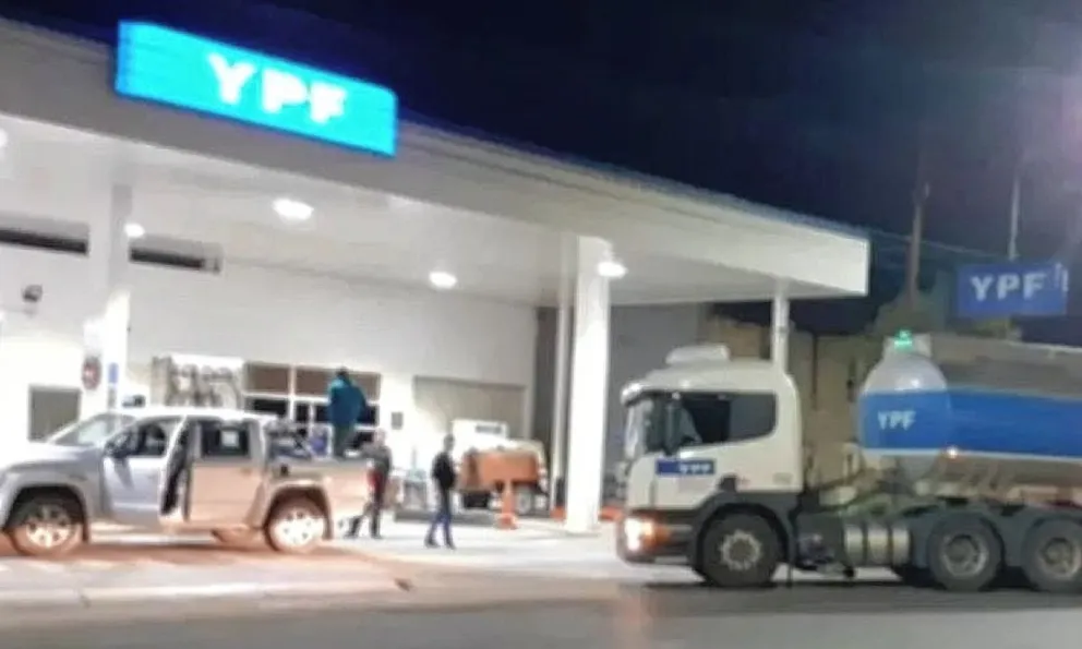 Roban importante suma de dinero en estación de servicio de Gaiman durante un confuso hecho