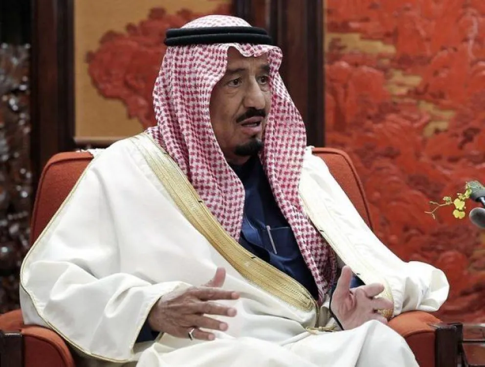 Arabia Saudita: condenaron a muerte a un hombre por haber criticado al rey y su hijo
