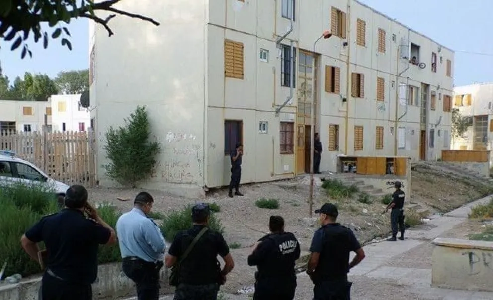 Intento de asesinato en las Mil Viviendas de Trelew: ordenaron la captura del que baleo al joven Comesaña