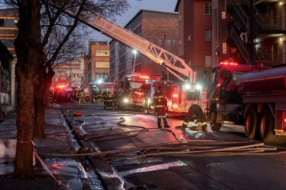 Tragedia en Johannesburgo: cerca de un centenar de personas murieron en incendio de edificio