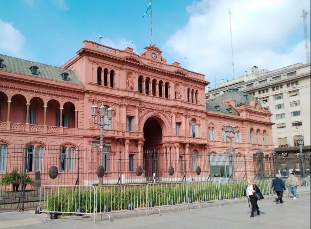 A 100 días de finalizar el Gobierno, crece sin freno la planta de empleados