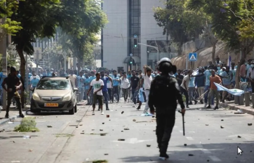 Enfrentamientos entre eritreos en Tel Aviv arrojan un saldo de más de un centenar de heridos