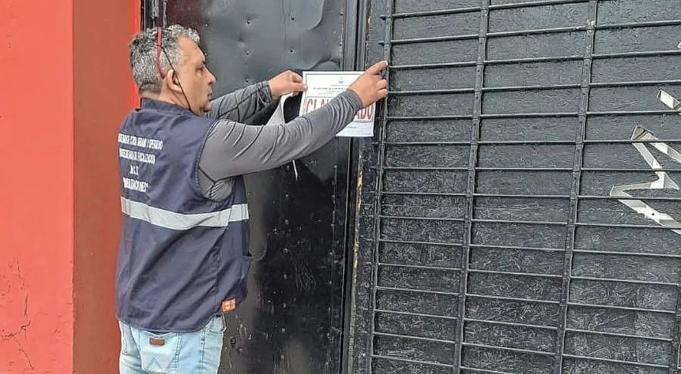 Casi las 9 de la mañana y seguían con la música alta y ebrios saliendo; el boliche terminó clausurado con gente adentro