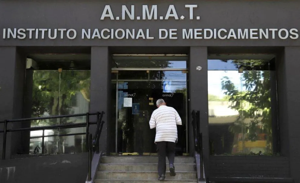 Efecto Lotocki: ANMAT prohibió la venta de un ácido hialurónico