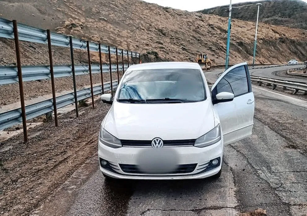 Dijo que iba a cargar combustible y pese a las advertencias fue a sacar fotos a la ruta
