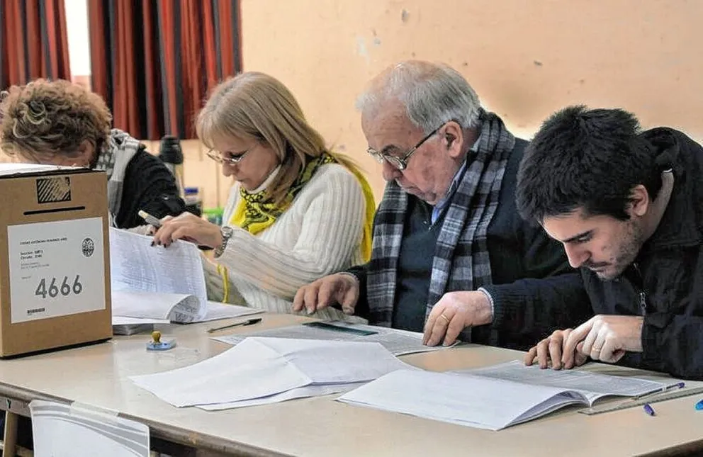Demorado, pero comenzó el pago a las autoridades de mesa de la última elección