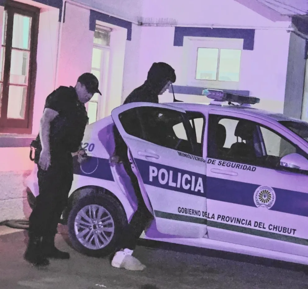 A piedrazos contra un colectivo