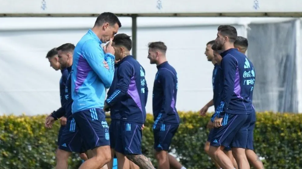 La Selección argentina se entrenó con la mente en Bolivia: "Será un equipo parecido", avisó Scaloni