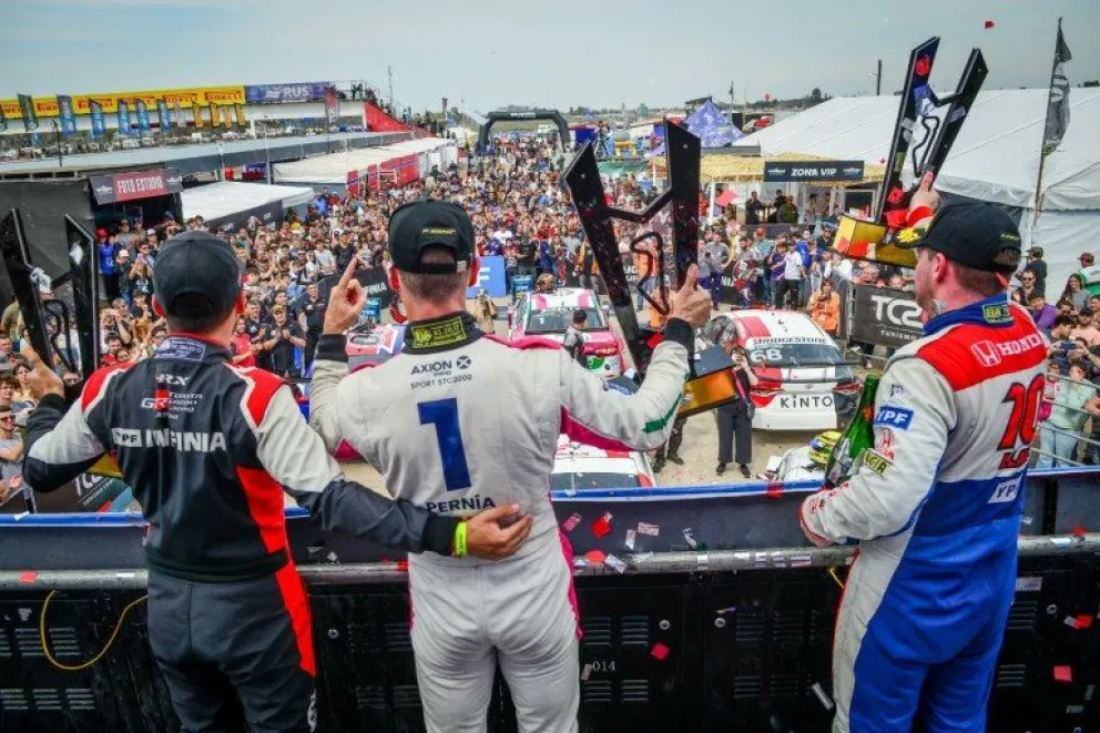Pernía se impuso en 9 de Julio y se aleja en el campeonato del TC2000