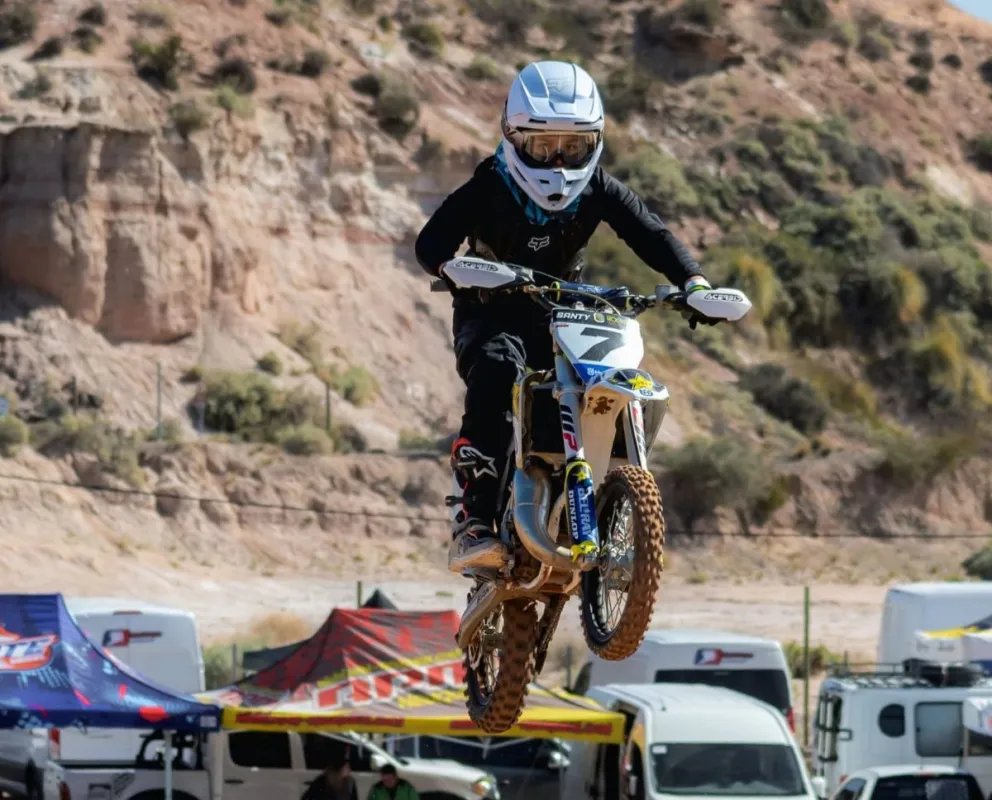 Santino Valdebenito, en lo más alto del podio del Campeonato MX Patagonia Zona Norte