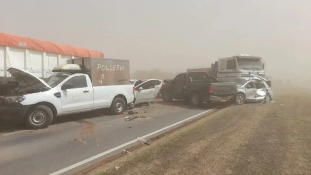 Córdoba: dos muertos y decenas de heridos por choques en cadena
