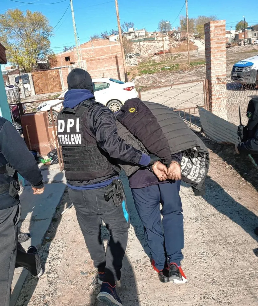 Detuvieron a sujetos acusados de integrar una banda que venía cometiendo asaltos armados en Trelew