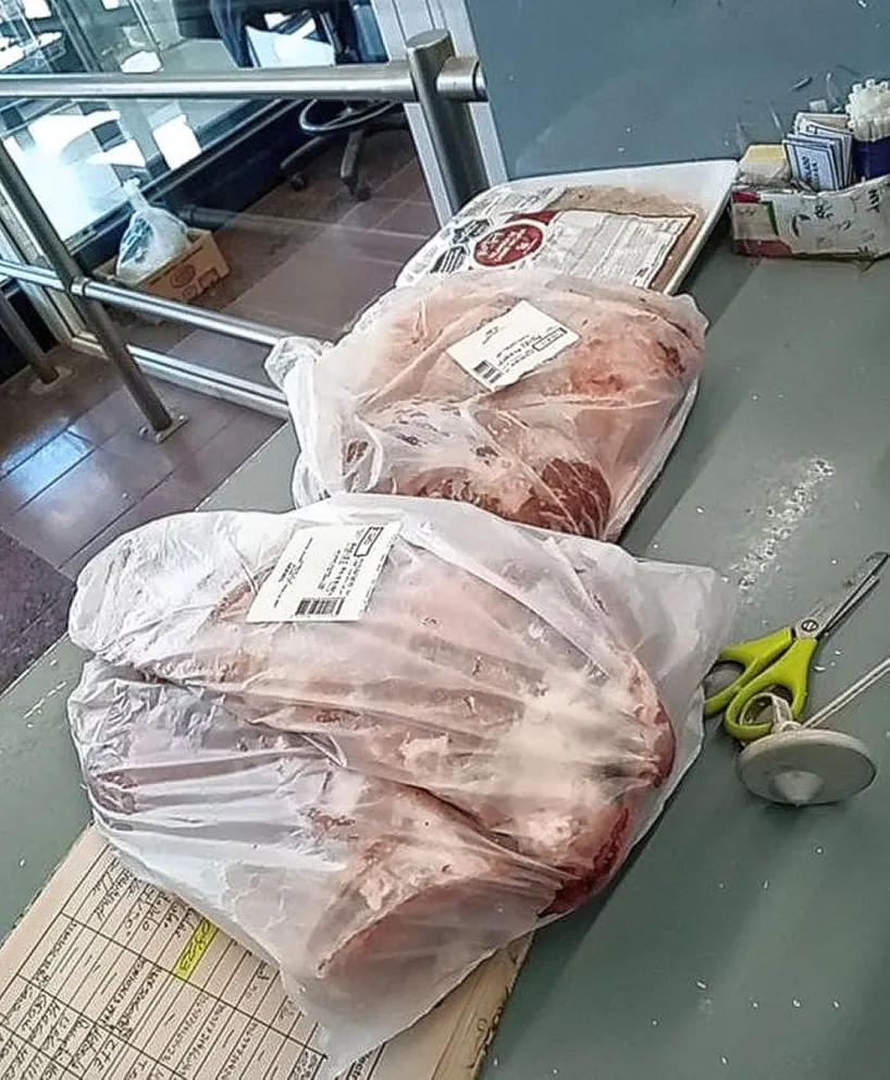 Mujer fue presa por intentar llevarse carne por un valor de poco más de $ 20.000 sin pasar por caja