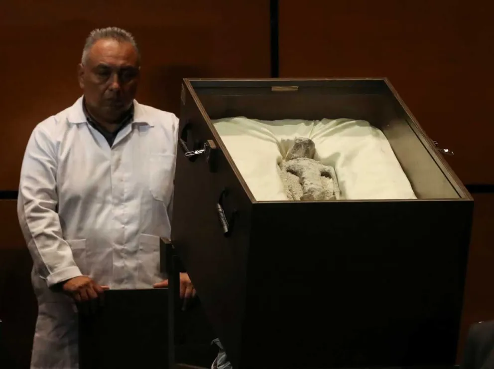 Calificaron de "engaño" a los cuerpos "no humanos" presentados en el Congreso mexicano