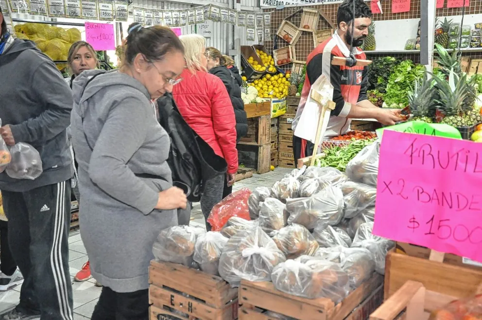Buscando precios: crece la circulación en espacios alternativos de venta de alimentos