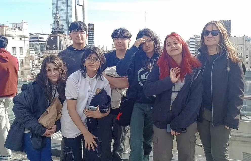 En Buenos Aires, alumnos de Comodoro expusieron trabajos sobre “inclusión e igualdad” y “40 años de democracia”
