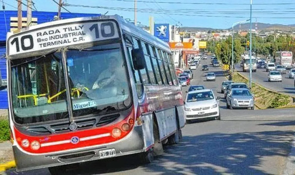 No se liberaron fondos y los choferes del Expresso Rada Tilly siguen de paro