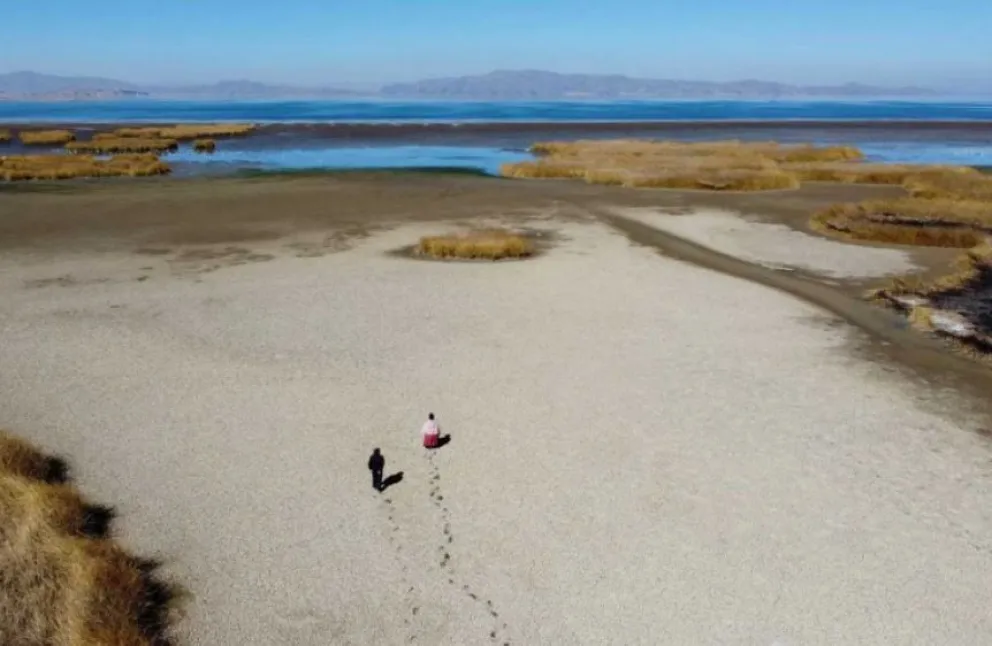 Piden declarar la emergencia en el lago Titicaca por el descenso del nivel de sus aguas