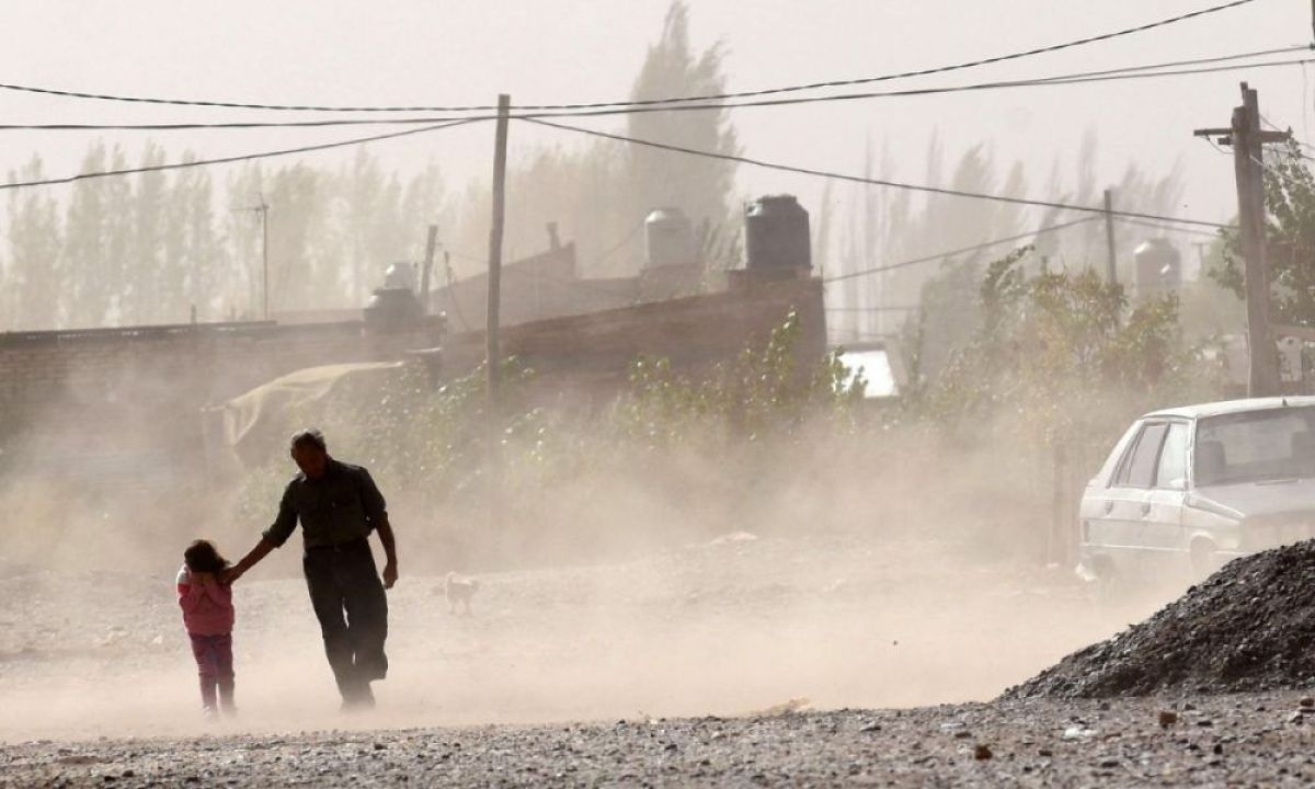 Alerta amarilla por fuertes vientos en una primavera casi invernal