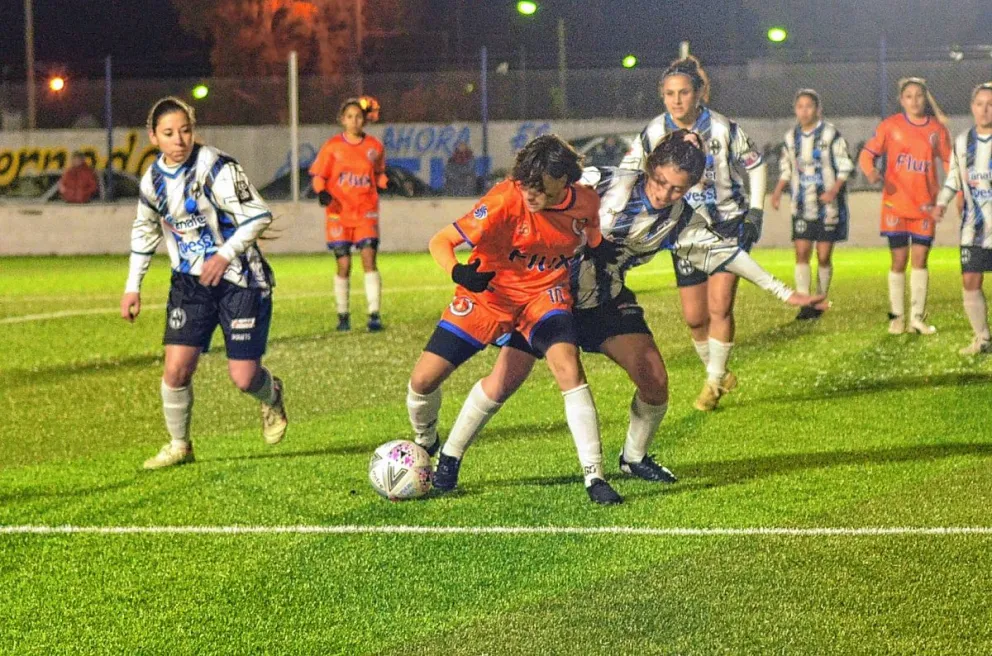 El femenino juega la primera fecha del Zonal
