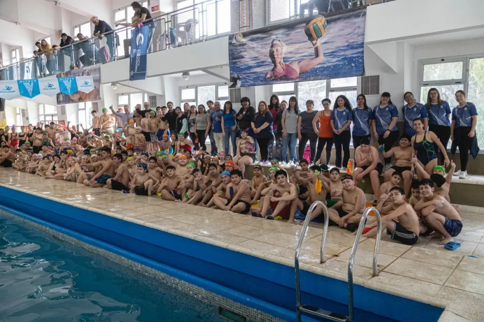 Más de 3000 niños y adolescentes participaron del programa de Natación Barrial en los cuatro natatorios de nuestra ciudad