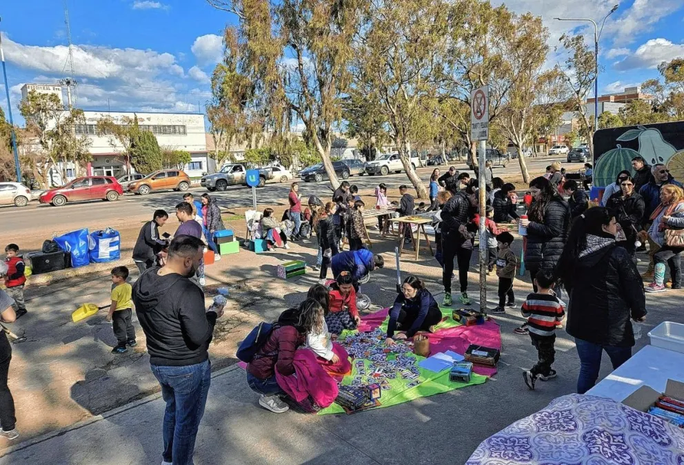 Gran convocatoria en el barrio Roca por el Día de las Infancias
